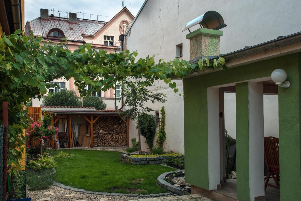 Penzion U Vinoteky Nymburk Exterior photo